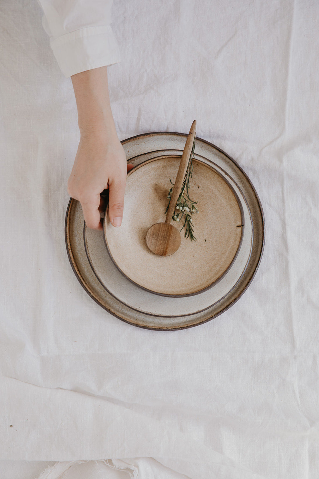 2 Cna'an dessert plates