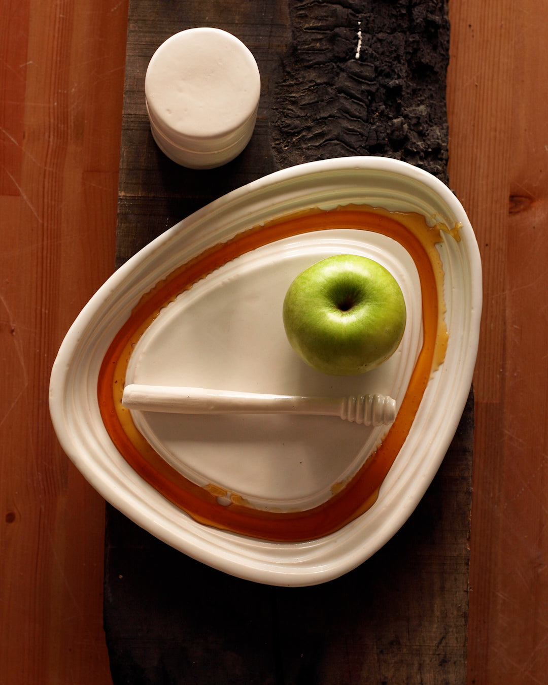 Apple & honey Topography plate