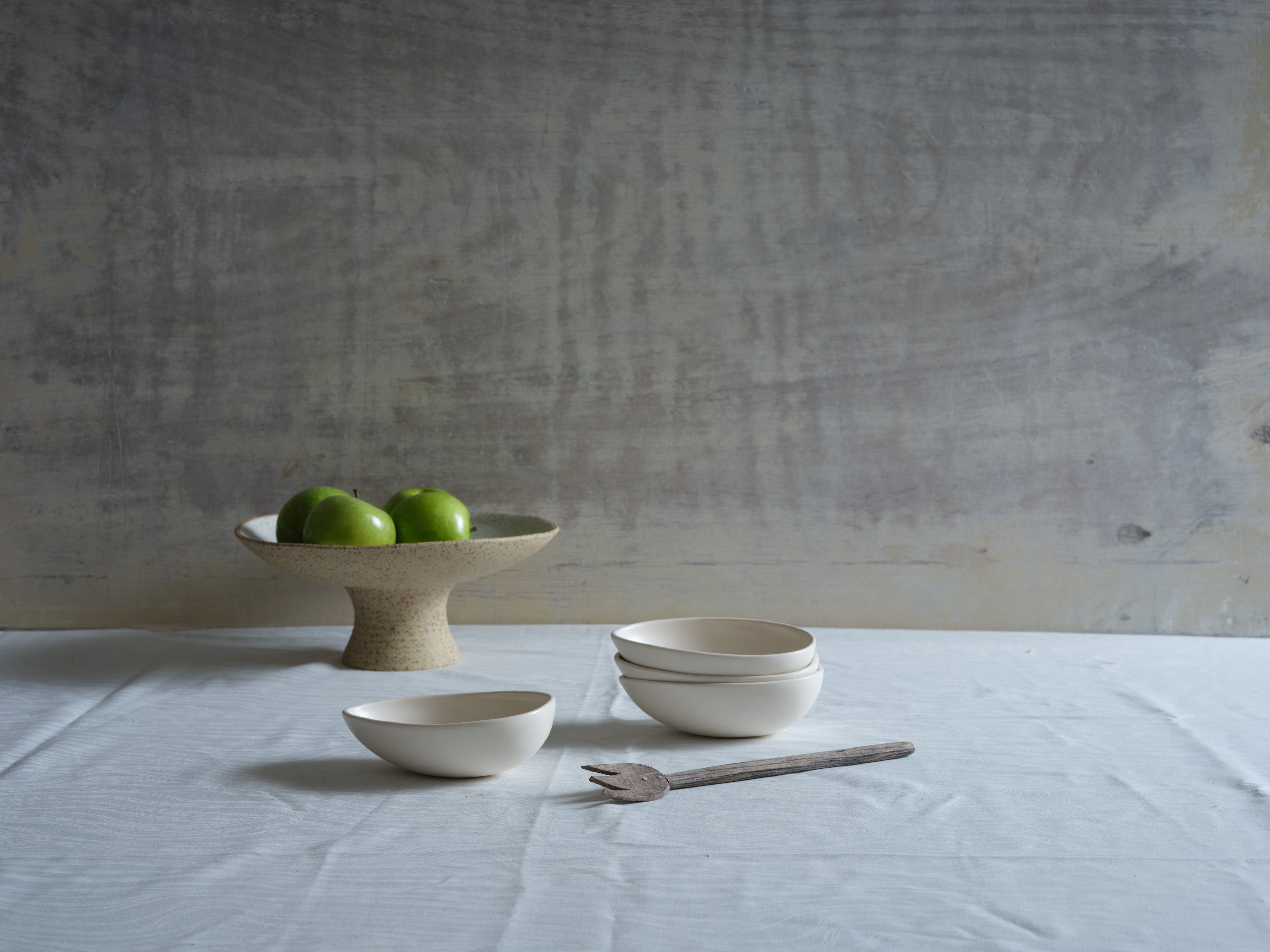 4 Porcelain egg bowls set