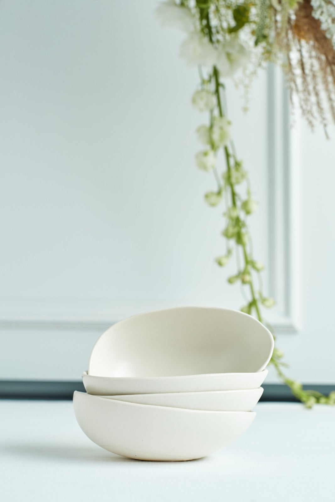 4 Porcelain egg bowls set